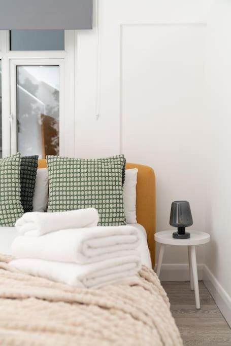 Two Bedroom Apartment By Buonomo Stays Short Lets & Serviced Accommodation In Balham With Balcony Лондон Экстерьер фото