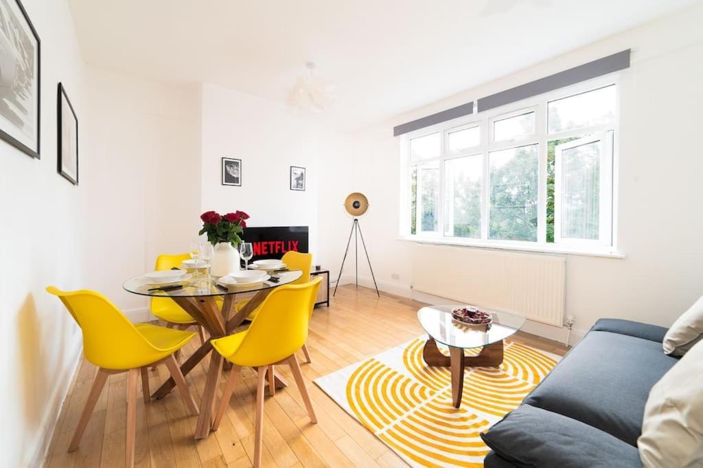Two Bedroom Apartment By Buonomo Stays Short Lets & Serviced Accommodation In Balham With Balcony Лондон Экстерьер фото