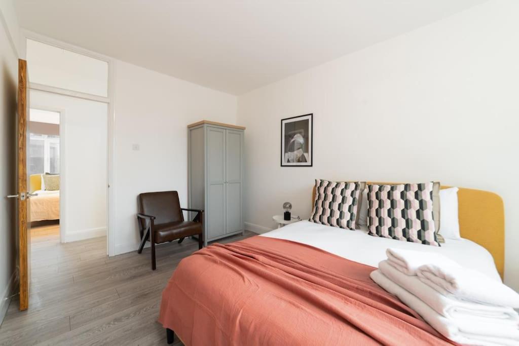 Two Bedroom Apartment By Buonomo Stays Short Lets & Serviced Accommodation In Balham With Balcony Лондон Экстерьер фото