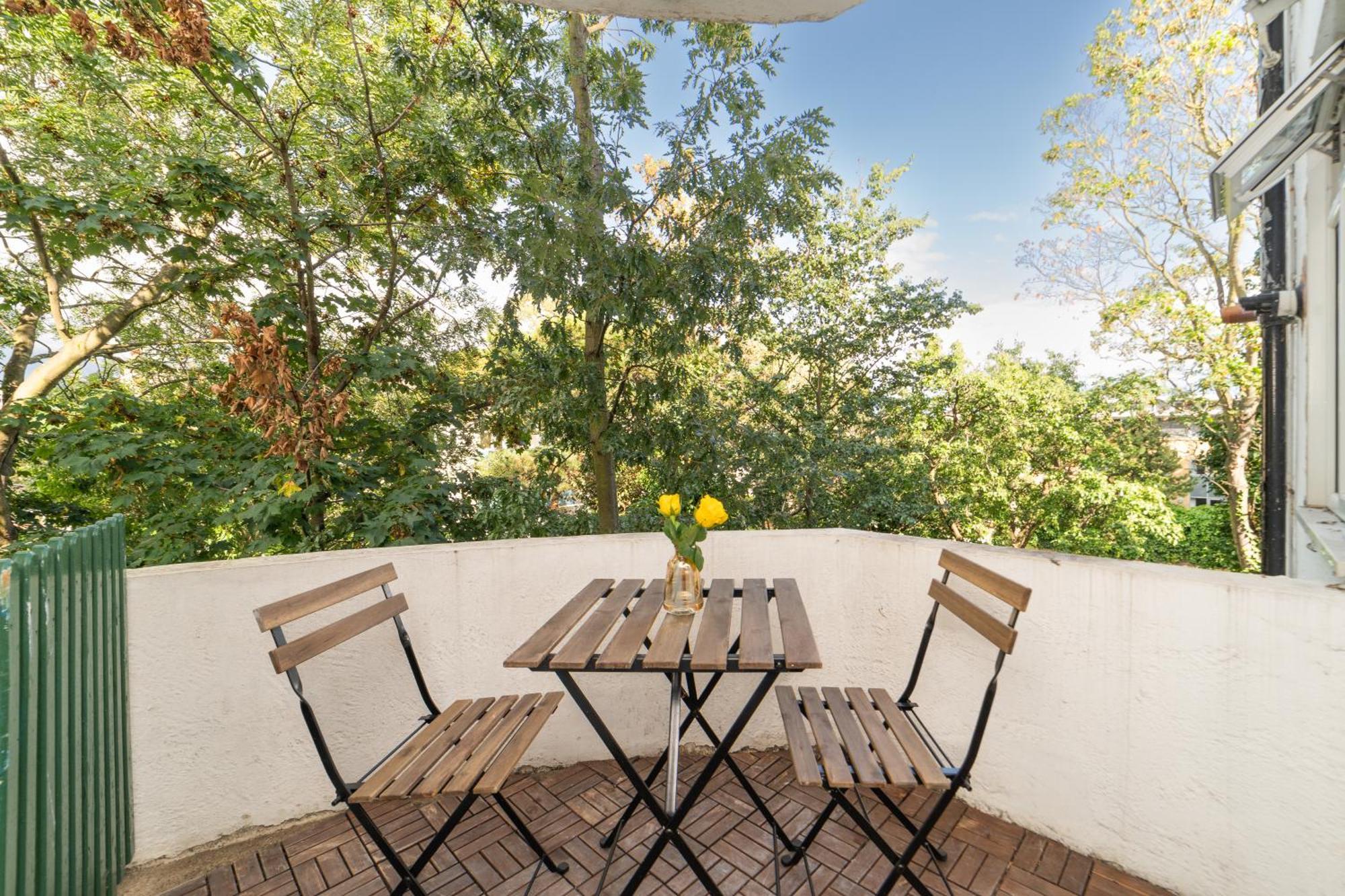 Two Bedroom Apartment By Buonomo Stays Short Lets & Serviced Accommodation In Balham With Balcony Лондон Экстерьер фото